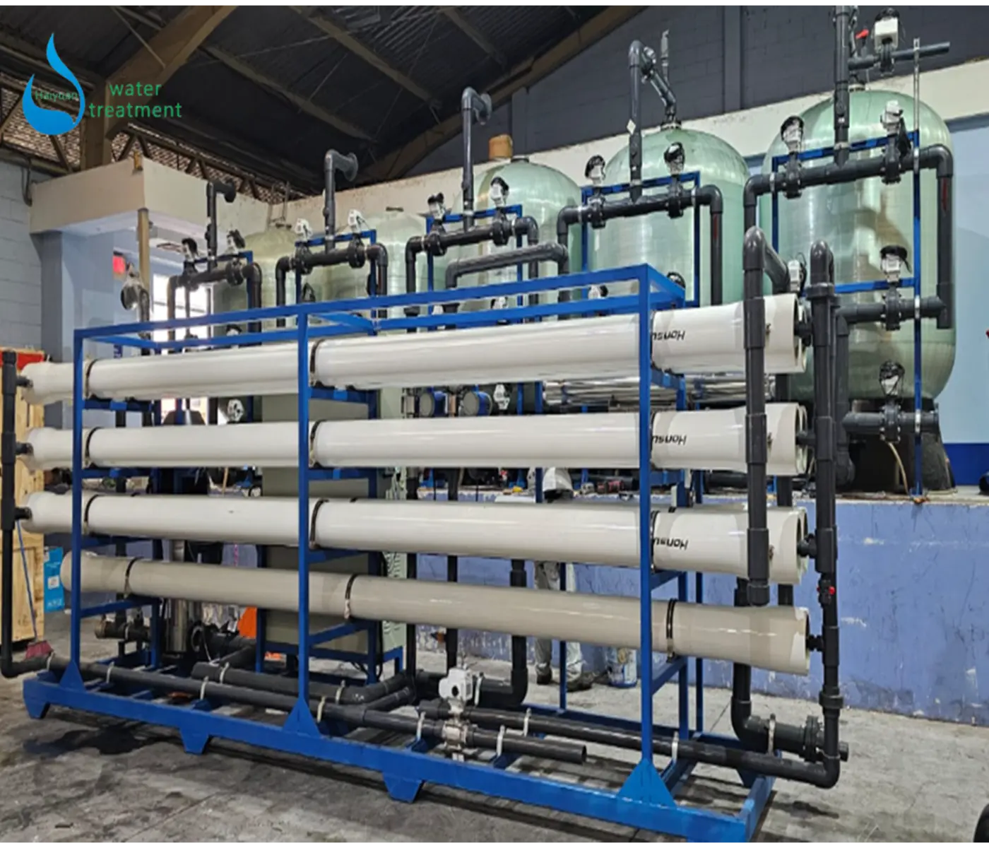 sistema de purificación de agua a gran escala.webp